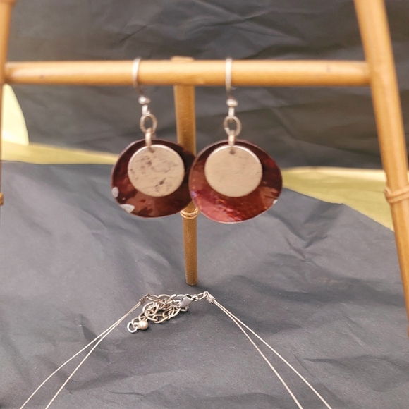 Vintage Shell and Silver Beaded 2 Tier Wire Floating/Illusion Necklace Set - Picture 3 of 3